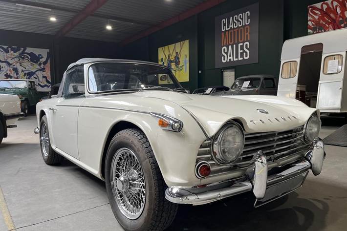 Hvid Triumph TR4 fra 1966