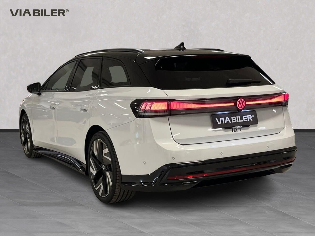 Hvid VW ID.7 fra 2026