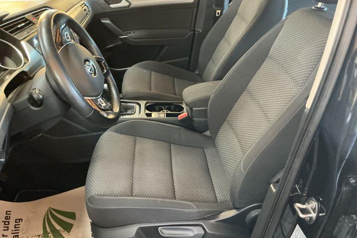 Sort VW Touran fra 2020