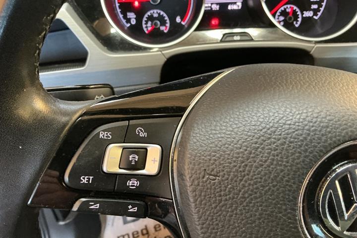 Sort VW Touran fra 2020