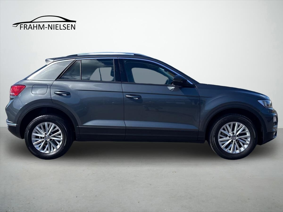 Grå VW T-Roc fra 2017