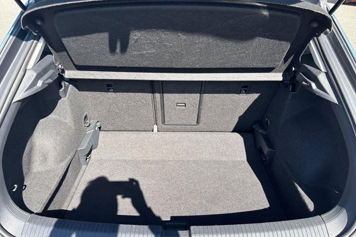 Grå VW T-Roc fra 2017