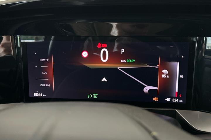 Grå Opel Mokka-e fra 2025