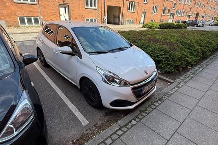 undefined Peugeot 208 fra 2019