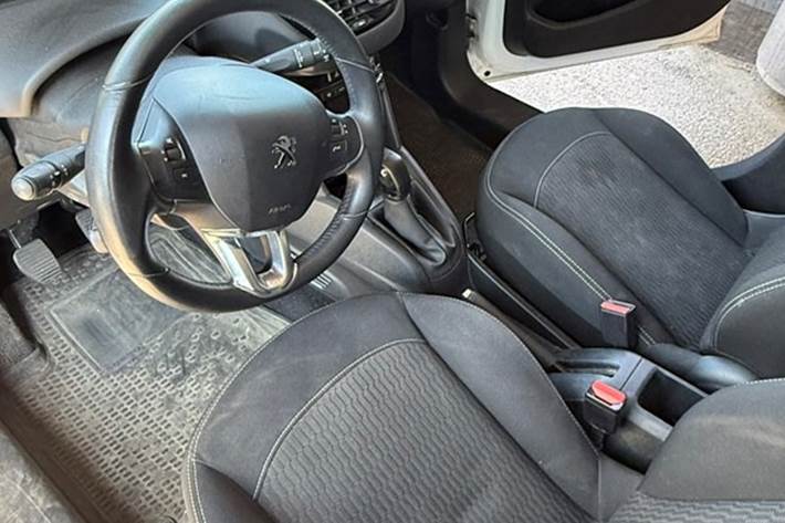 undefined Peugeot 208 fra 2019