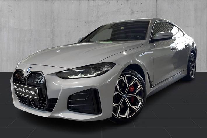 Grå BMW i4 fra 2023