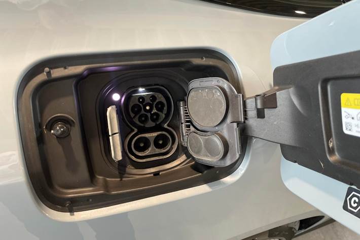 Grå BMW i4 fra 2023