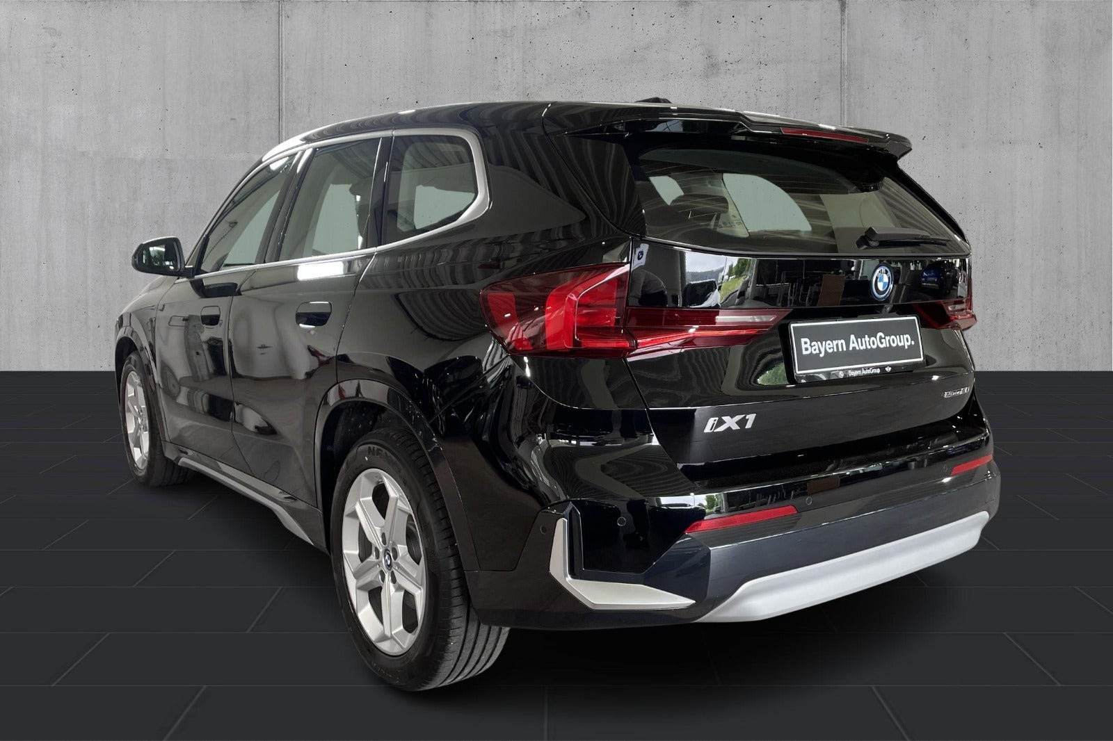 Sort BMW iX1 fra 2023