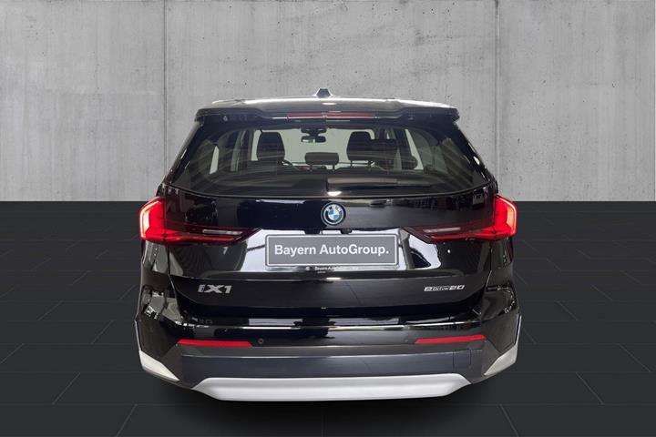 Sort BMW iX1 fra 2023