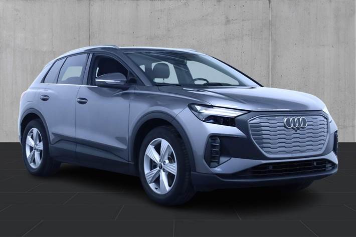 Grå Audi Q4 e-tron fra 2024