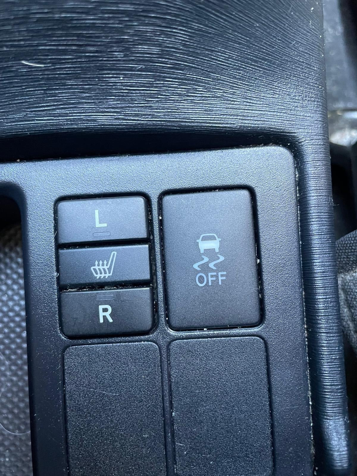 Grå Toyota Yaris fra 2012