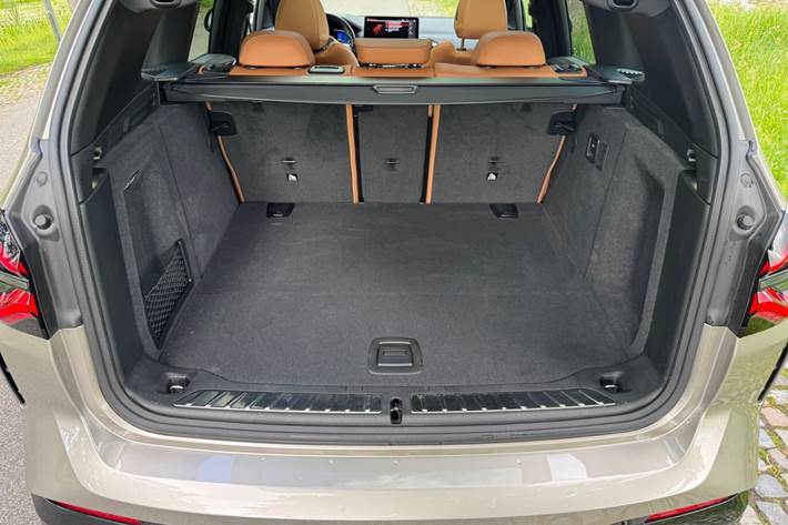 Orange BMW iX3 fra 2023