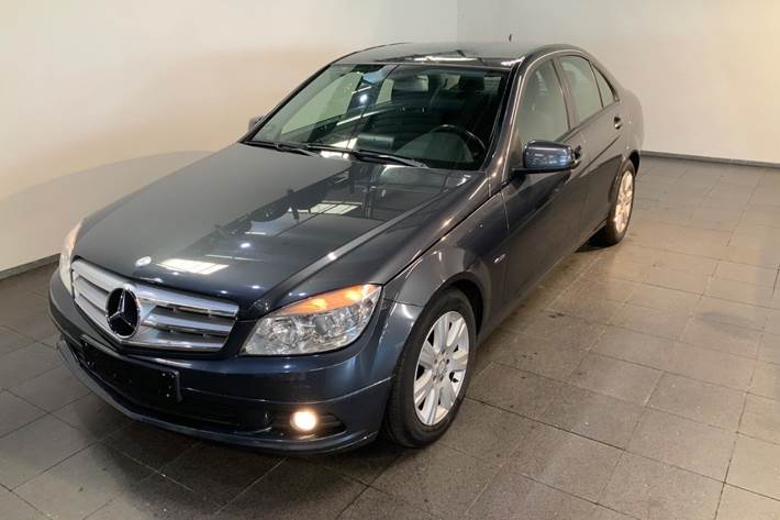 Grå Mercedes C200 fra 2011