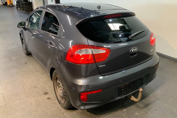Grå Kia Rio fra 2015