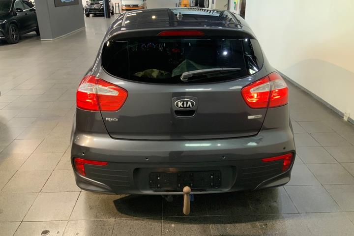 Grå Kia Rio fra 2015