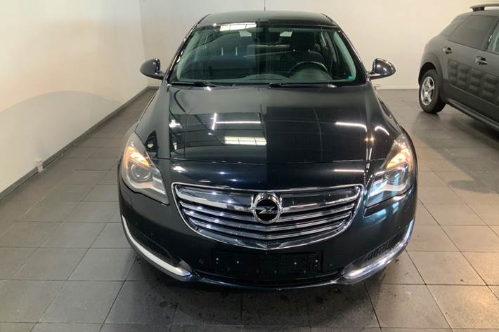 Sort Opel Insignia fra 2014