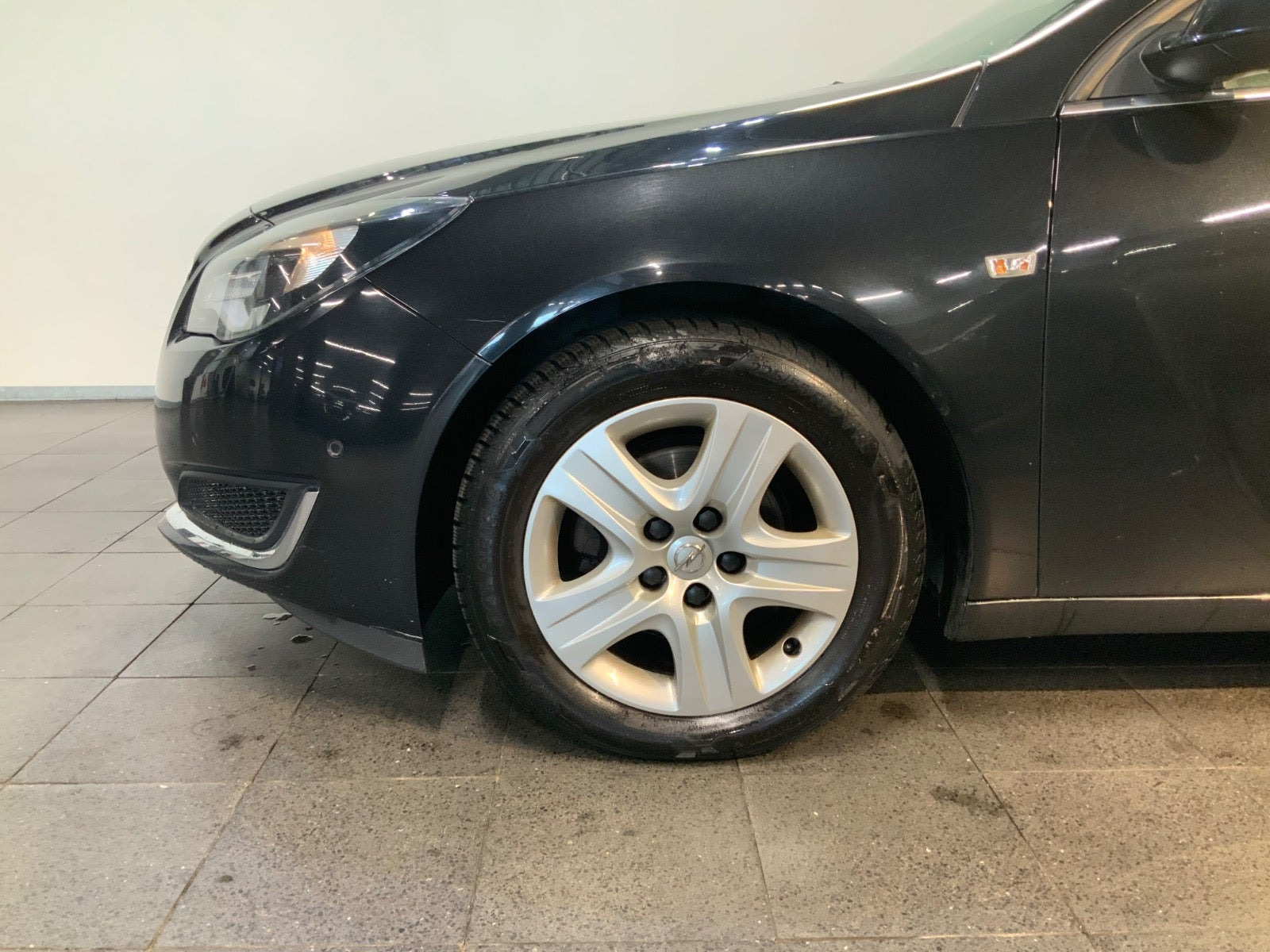 Sort Opel Insignia fra 2014