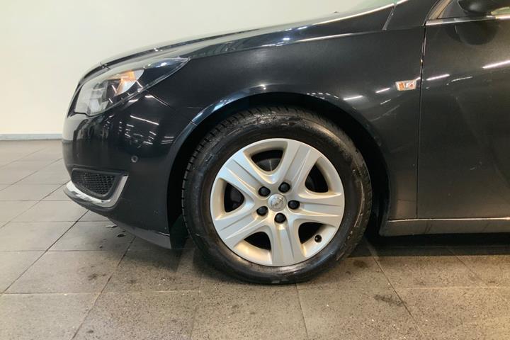 Sort Opel Insignia fra 2014