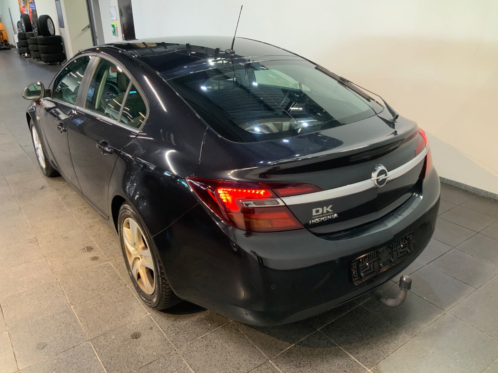 Sort Opel Insignia fra 2014