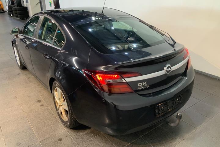 Sort Opel Insignia fra 2014