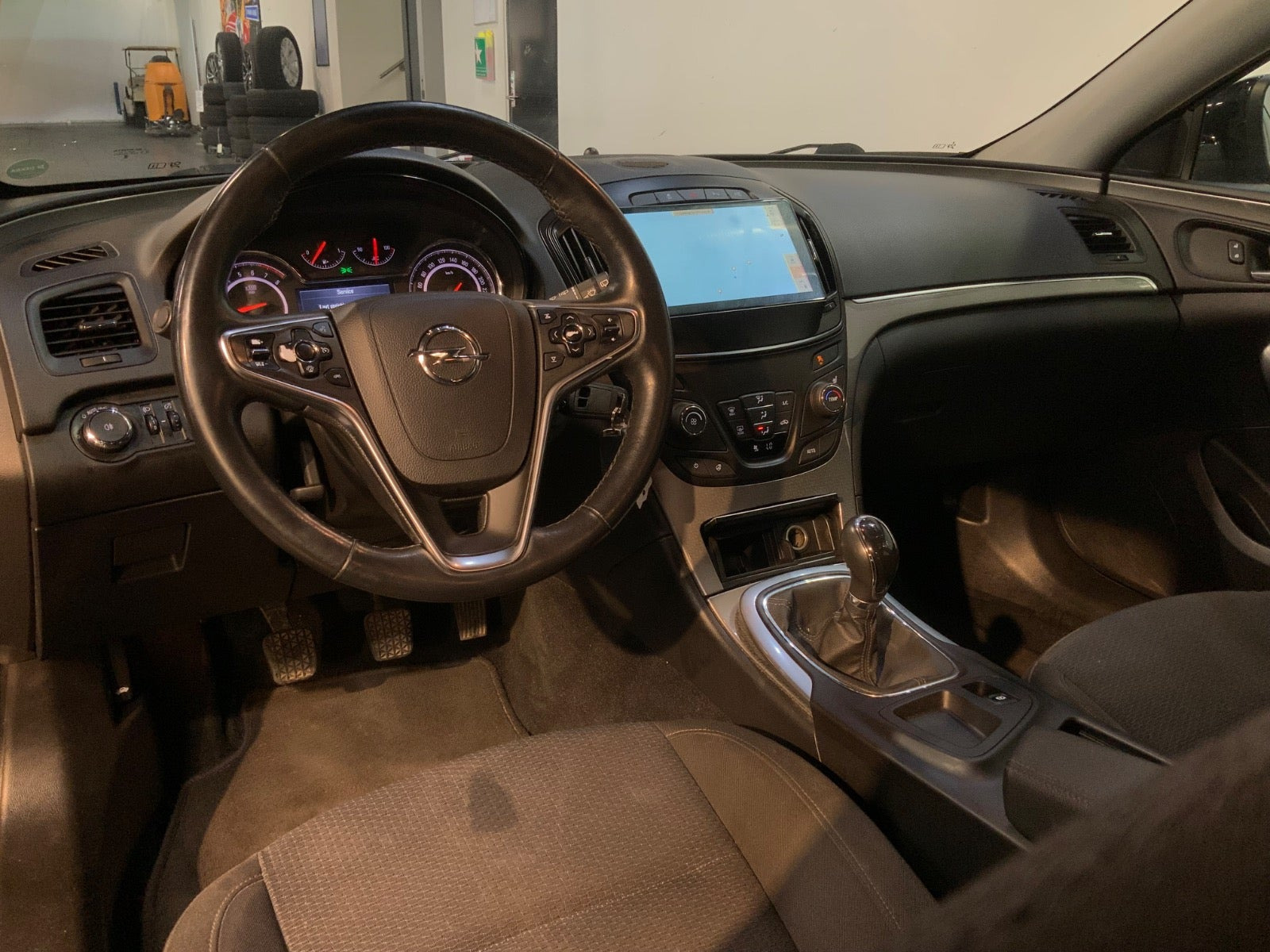 Sort Opel Insignia fra 2014
