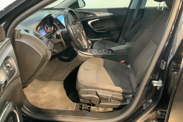 Sort Opel Insignia fra 2014
