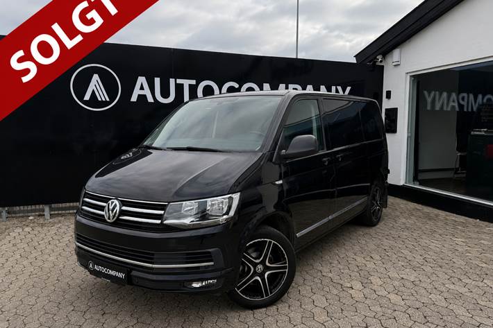 Sort VW Transporter fra 2017 set udefra