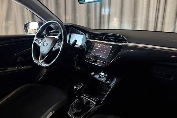 Hvid Opel Corsa fra 2020