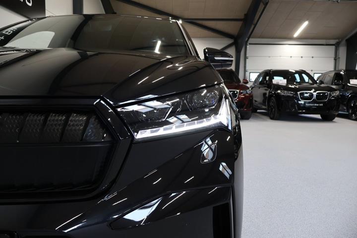 Sort Skoda Enyaq fra 2023