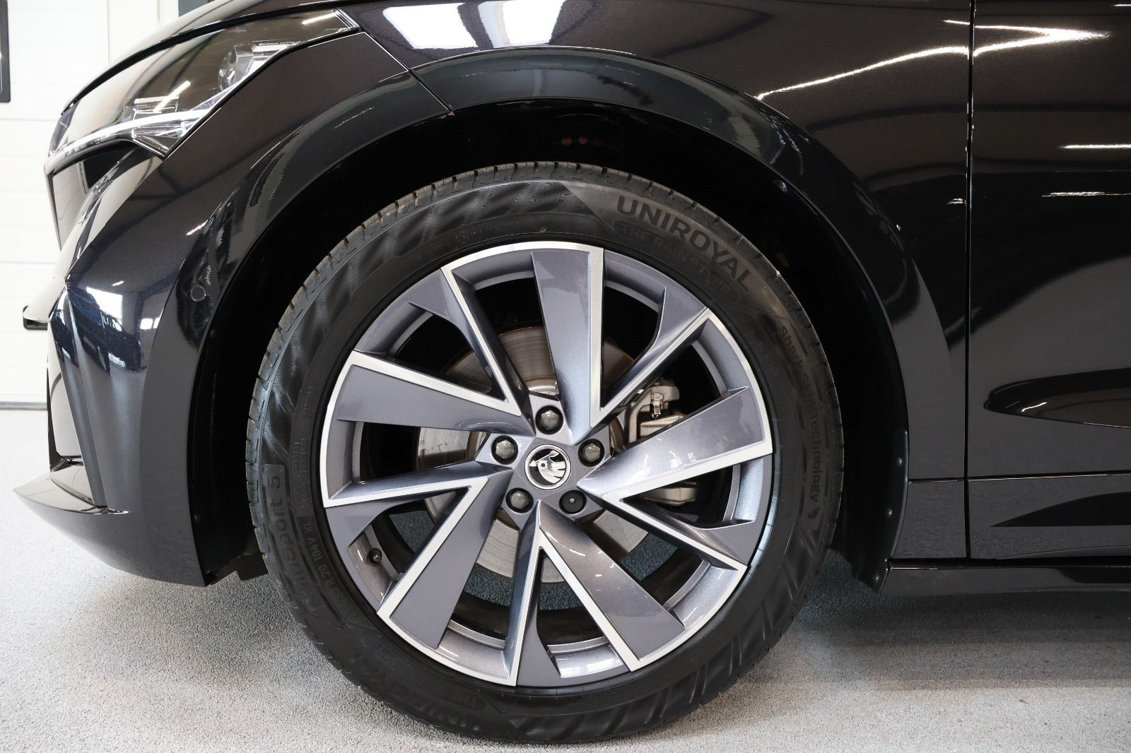 Sort Skoda Enyaq fra 2023