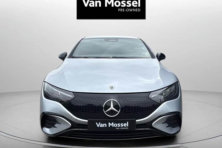Sølv Mercedes EQE350+ fra 2025