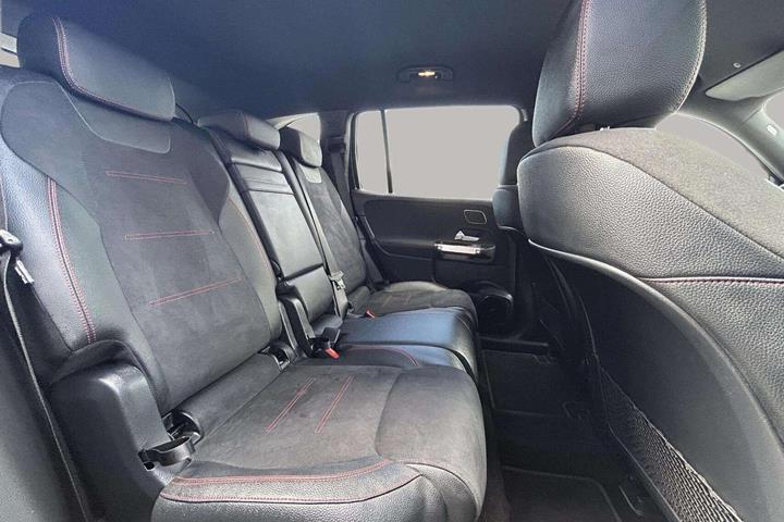 Sort Mercedes EQB250+ fra 2025