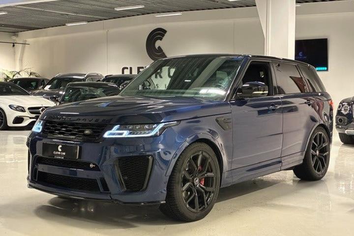 Blå Land Rover Range Rover sport fra 2018 set udefra