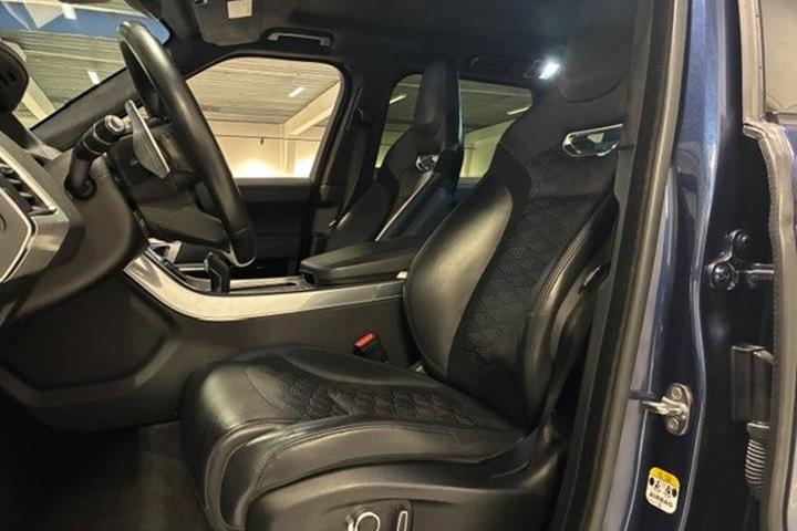 Blå Land Rover Range Rover sport fra 2018