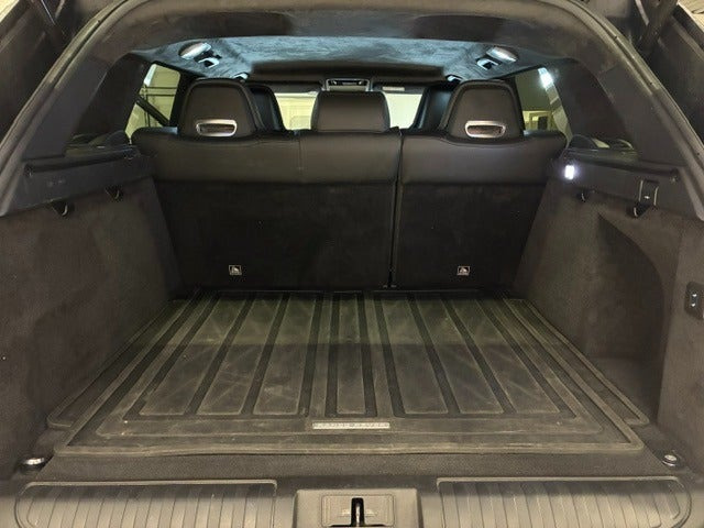 Blå Land Rover Range Rover sport fra 2018
