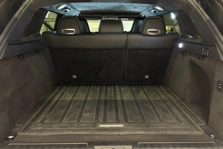 Blå Land Rover Range Rover sport fra 2018
