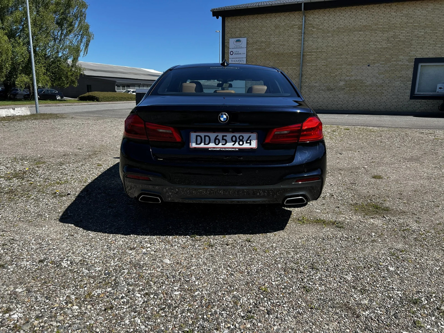 Sort BMW 530e fra 2019