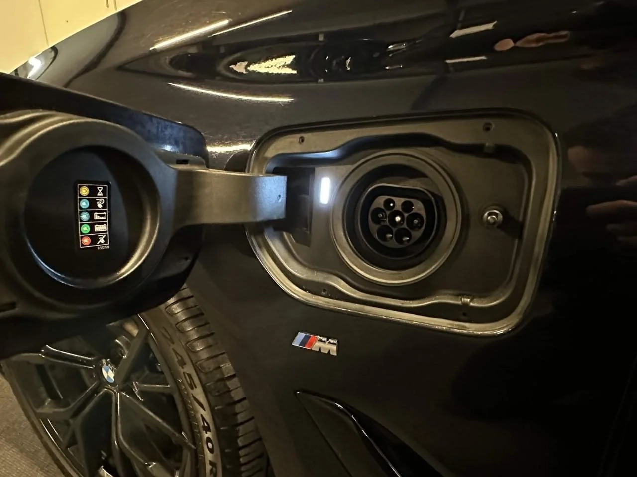 Sort BMW 530e fra 2019