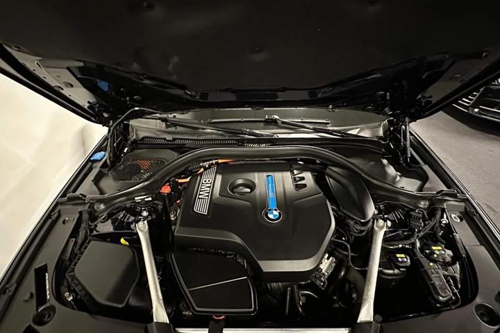 Sort BMW 530e fra 2019