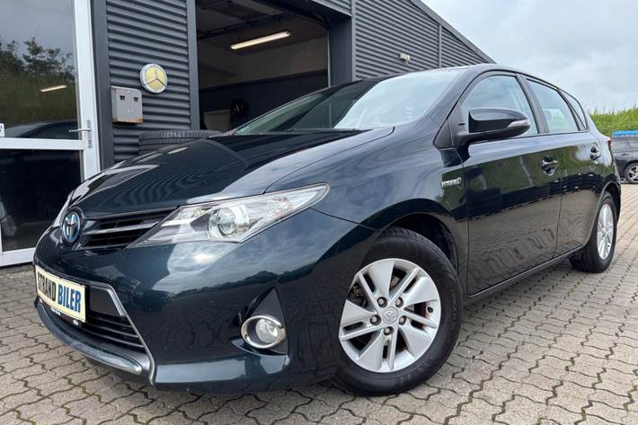 Blå Toyota Auris fra 2014