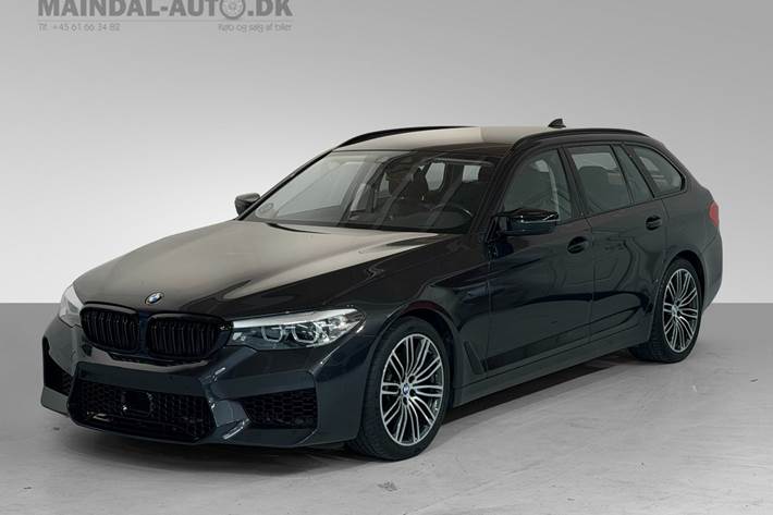 Sort BMW 520d fra 2018 set udefra