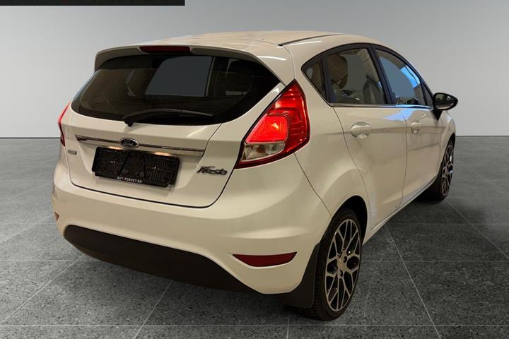 Hvid Ford Fiesta fra 2014