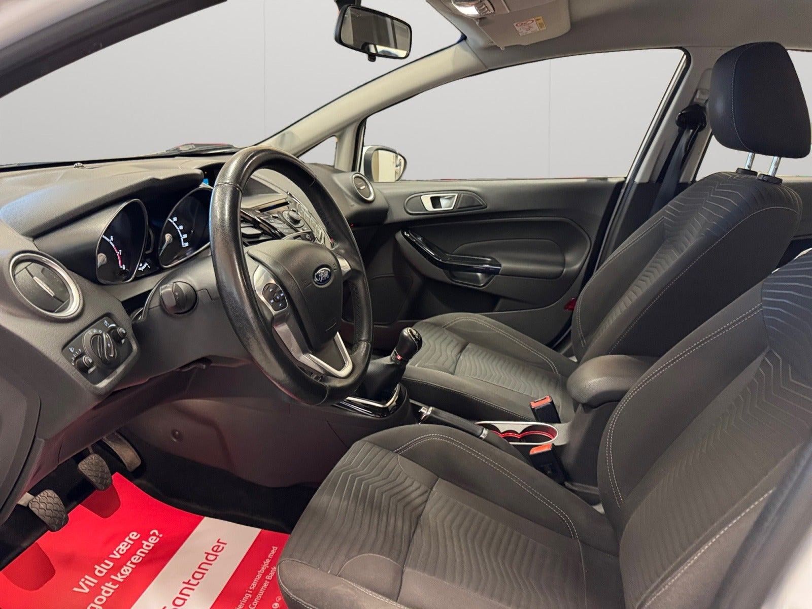 Hvid Ford Fiesta fra 2014