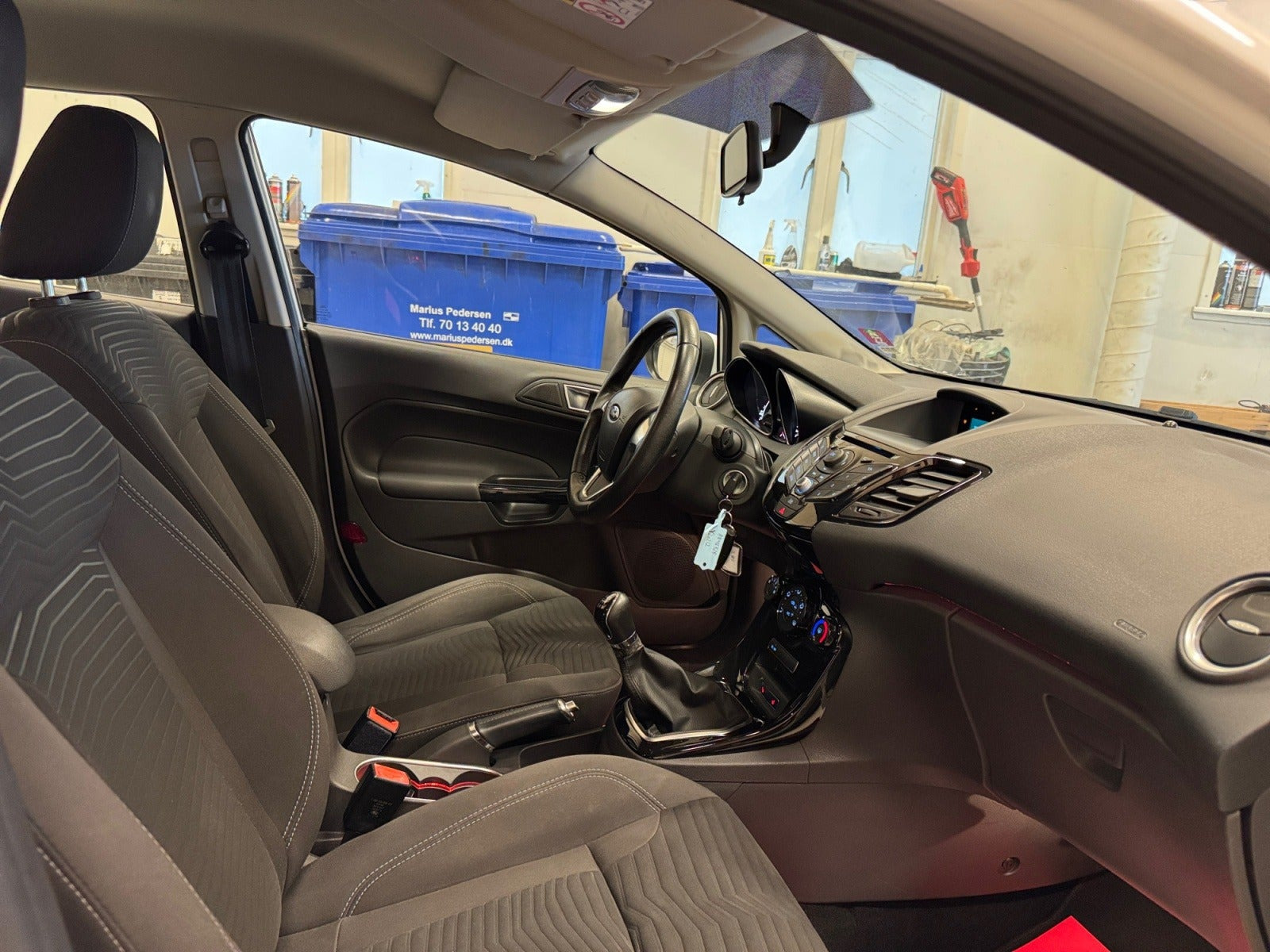 Hvid Ford Fiesta fra 2014
