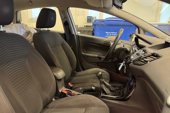 Hvid Ford Fiesta fra 2014