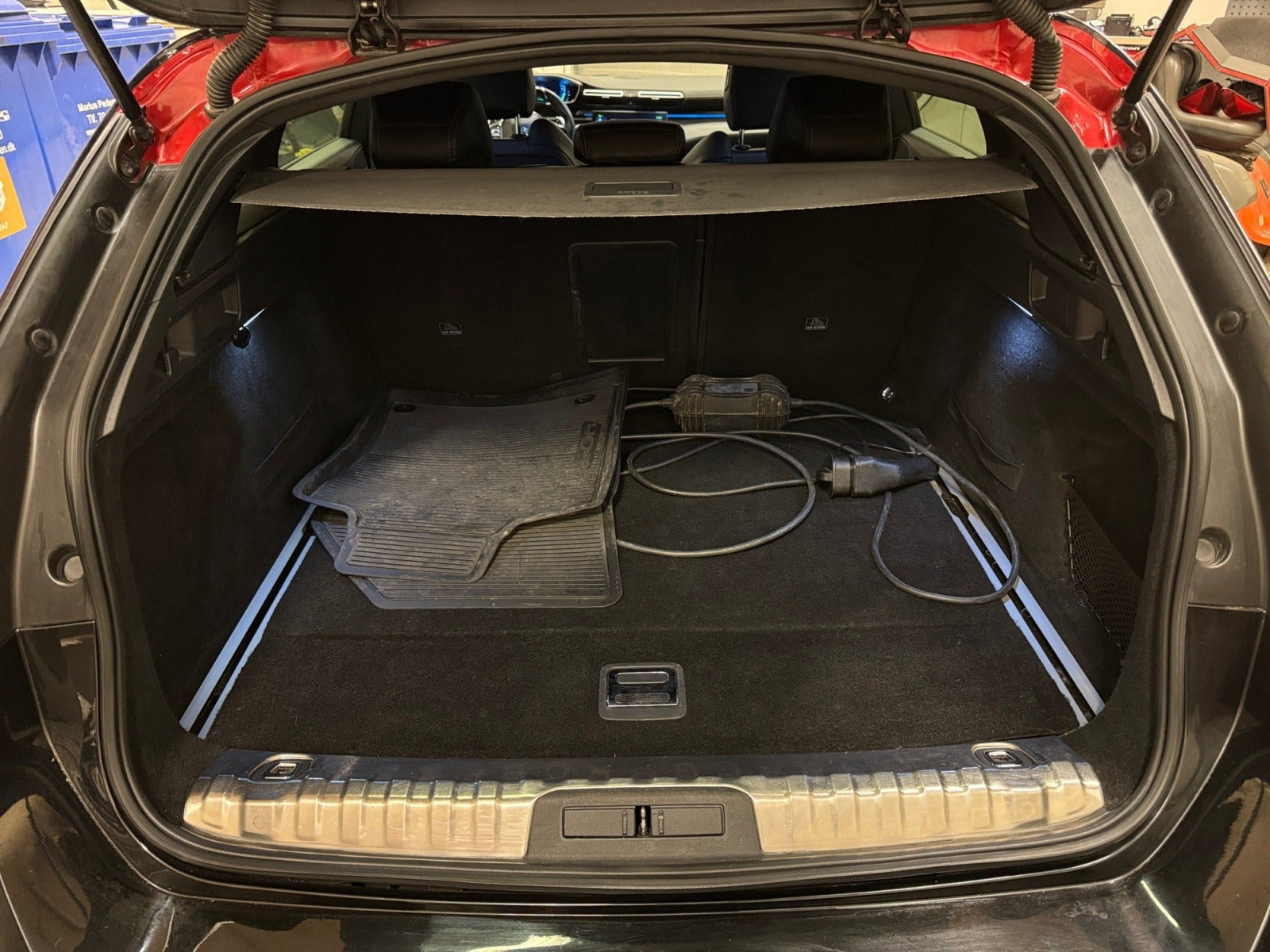 Rød Peugeot 508 fra 2020