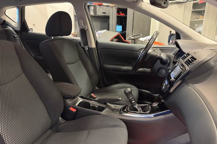 Sort Nissan Pulsar fra 2016