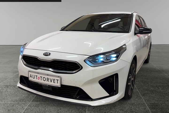 Hvid Kia Ceed fra 2019 set udefra