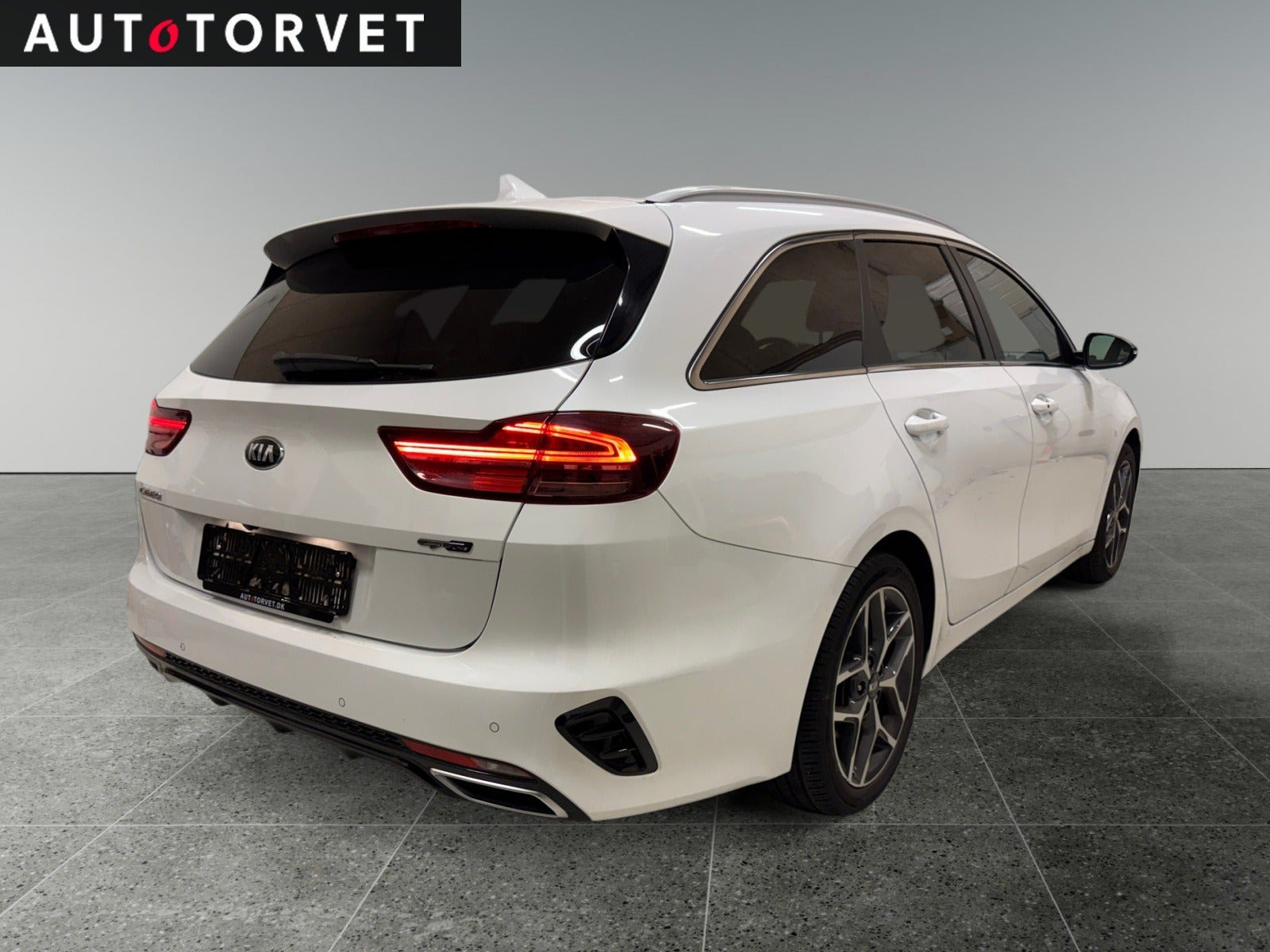 Hvid Kia Ceed fra 2019