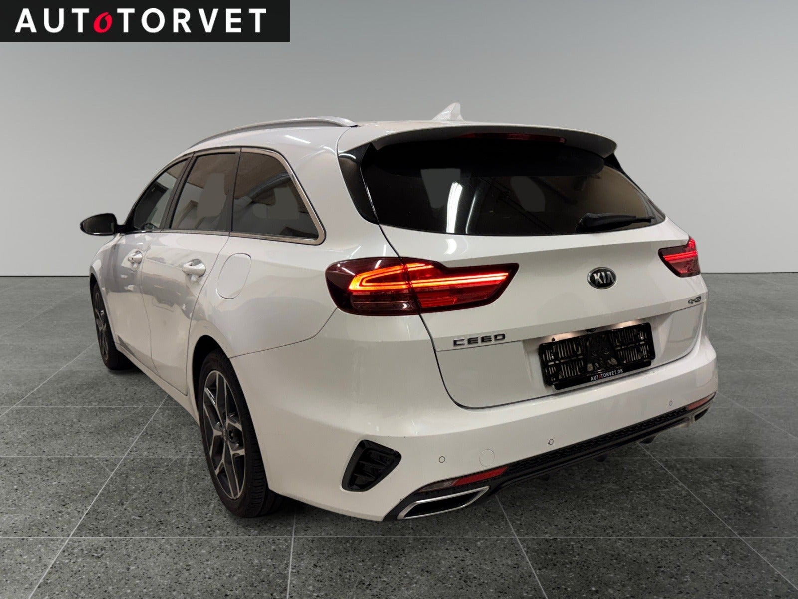 Hvid Kia Ceed fra 2019